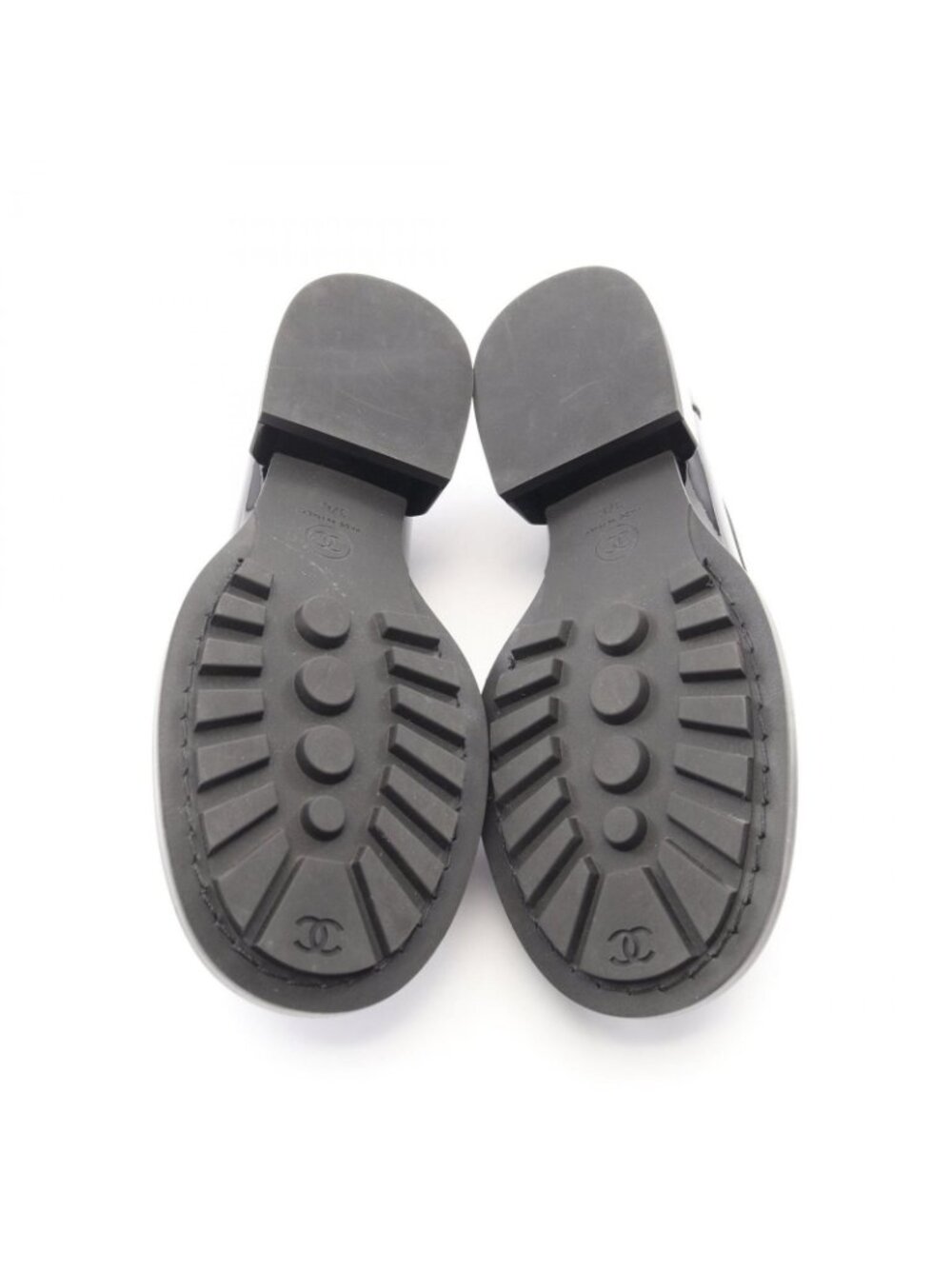 Chanel Loafers CC Logo Black Patent Leather - Picture 4 of 7